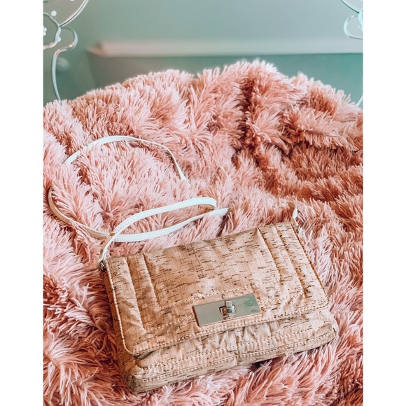kate spade ♠️ cork crossbody - Picture 1 of 8